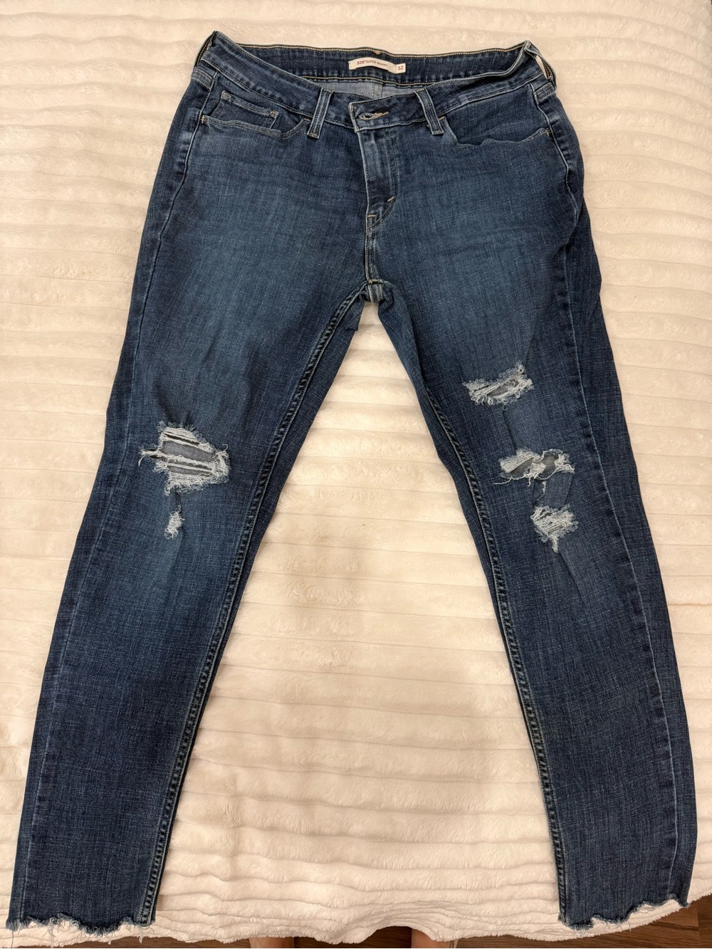 Levi's Women's Dark Blue Distressed Skinny Jeans